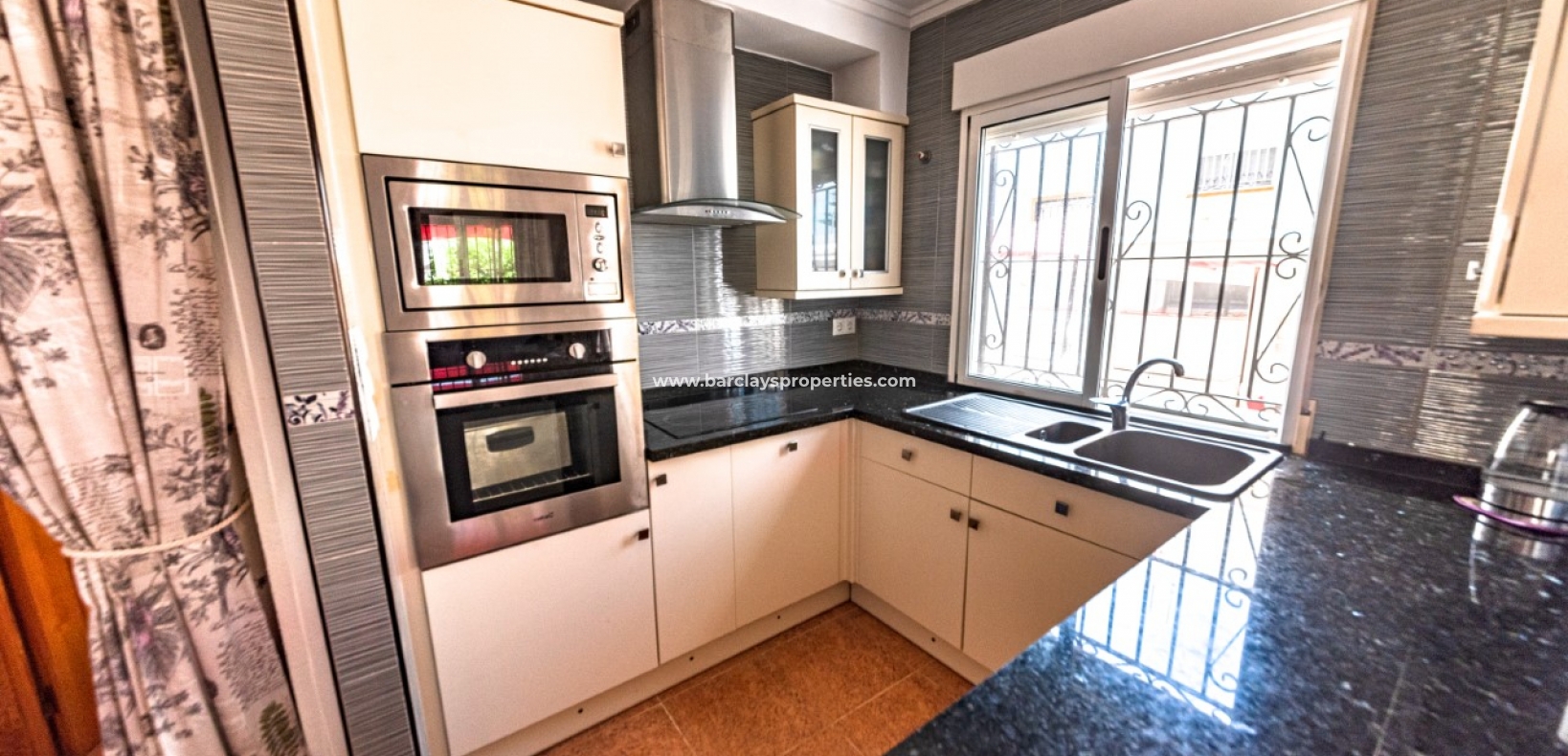 Resale - Quad - Urb. La Marina