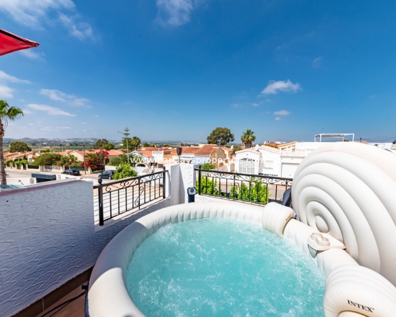 Resale - Quad - Urb. La Marina