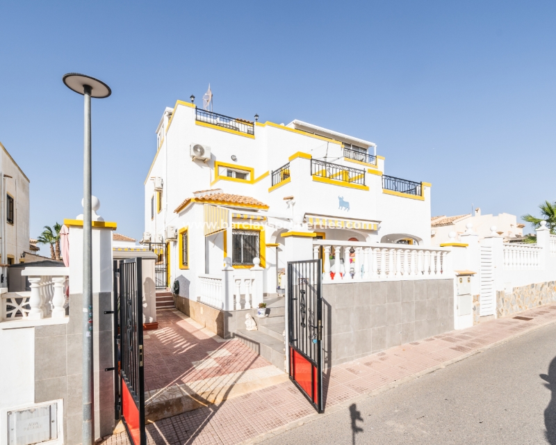 Resale - Quad - Urb. La Marina