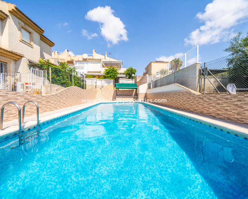 Resale - Quad - Urb. La Marina