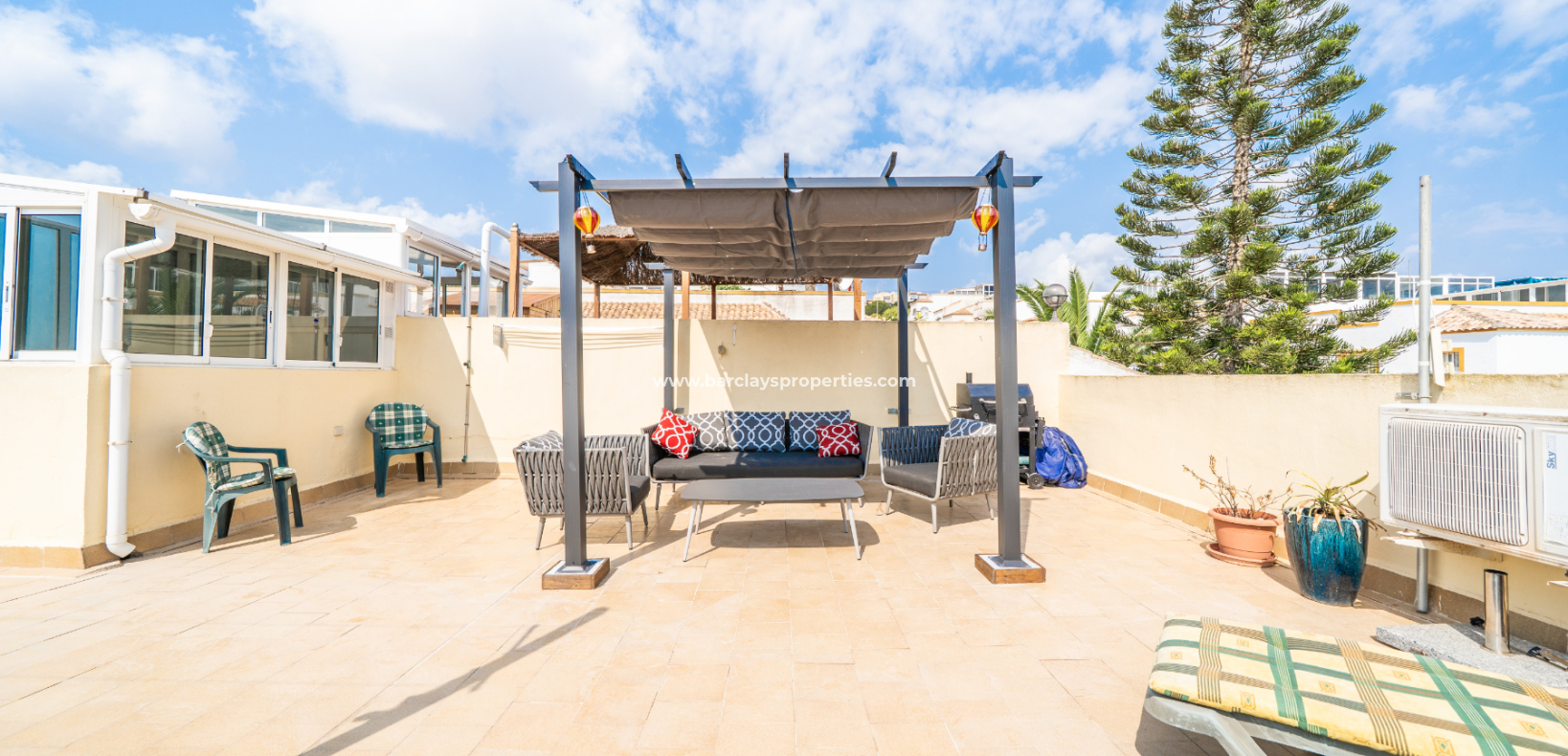 Resale - Quad - Urb. La Marina