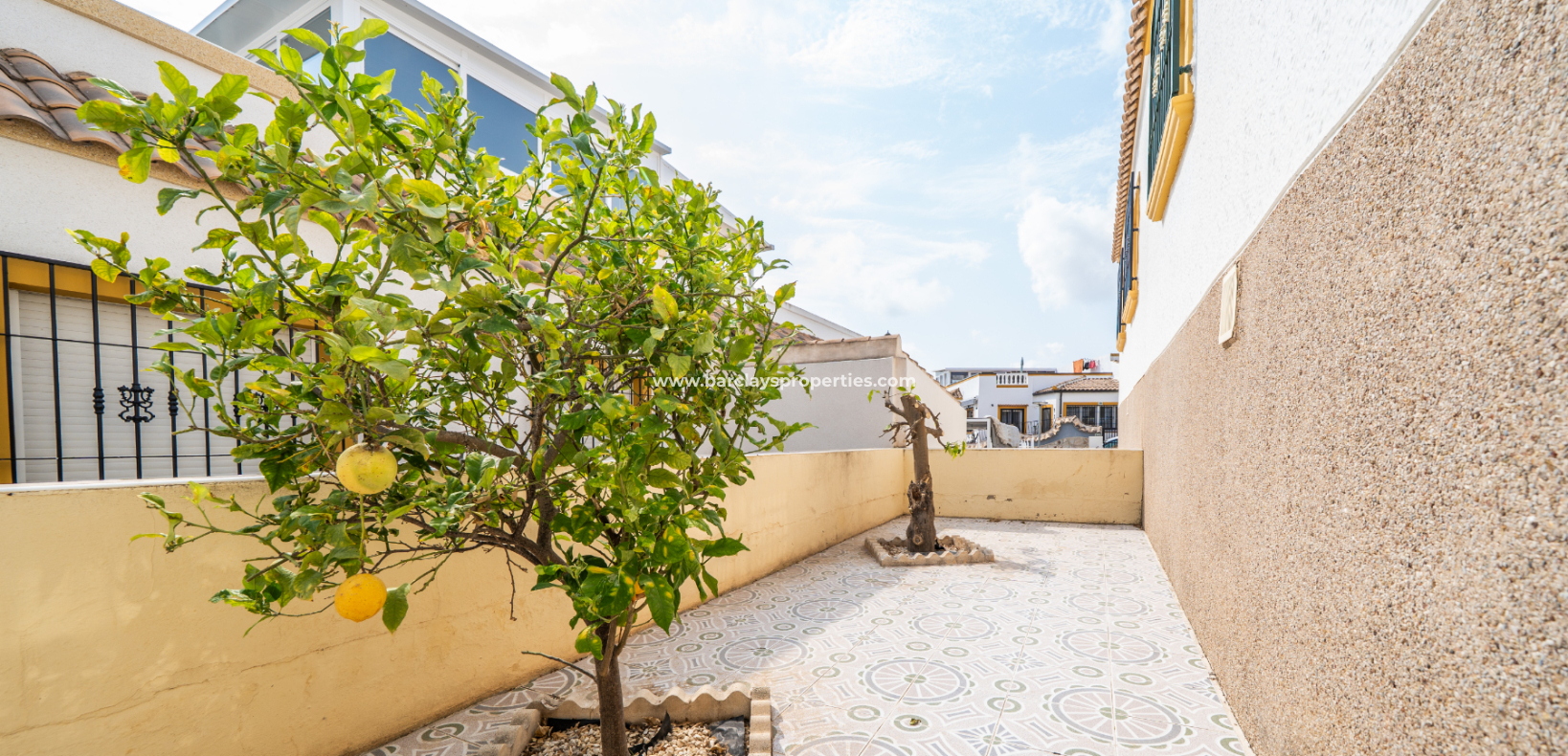 Resale - Quad - Urb. La Marina