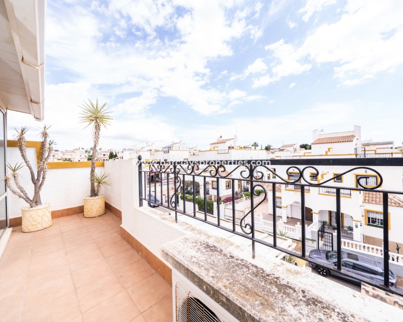 Resale - Quad - Urb. La Marina