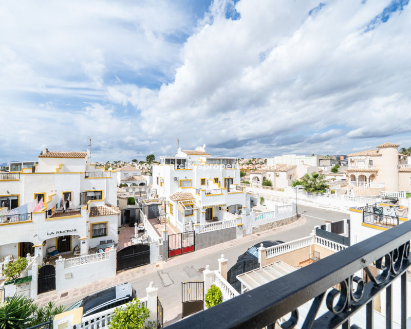 Resale - Quad - Urb. La Marina