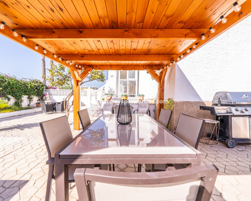 Resale - Quad - Urb. La Marina