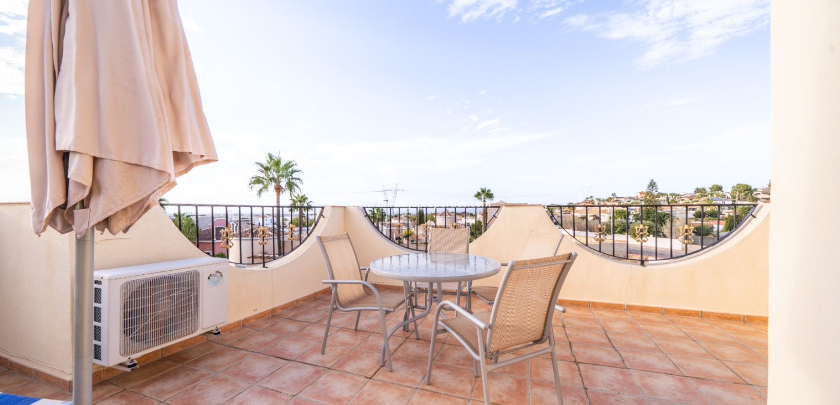 Resale - Quad - Urb. La Marina