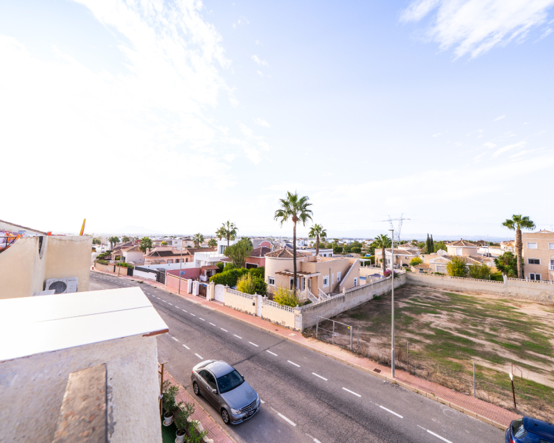 Resale - Quad - Urb. La Marina