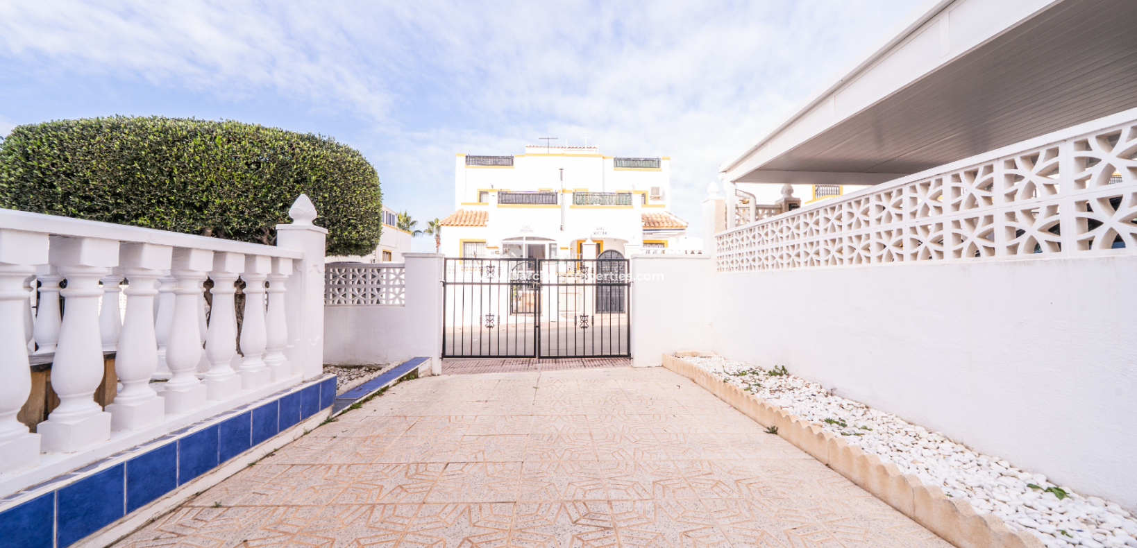 Resale - Quad - Urb. La Marina