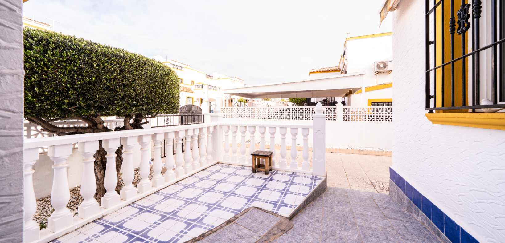 Resale - Quad - Urb. La Marina