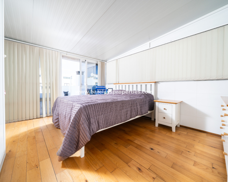 Resale - Quad - Urb. La Marina