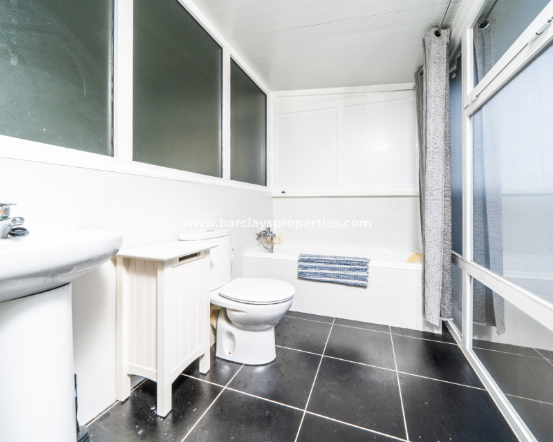 Resale - Quad - Urb. La Marina