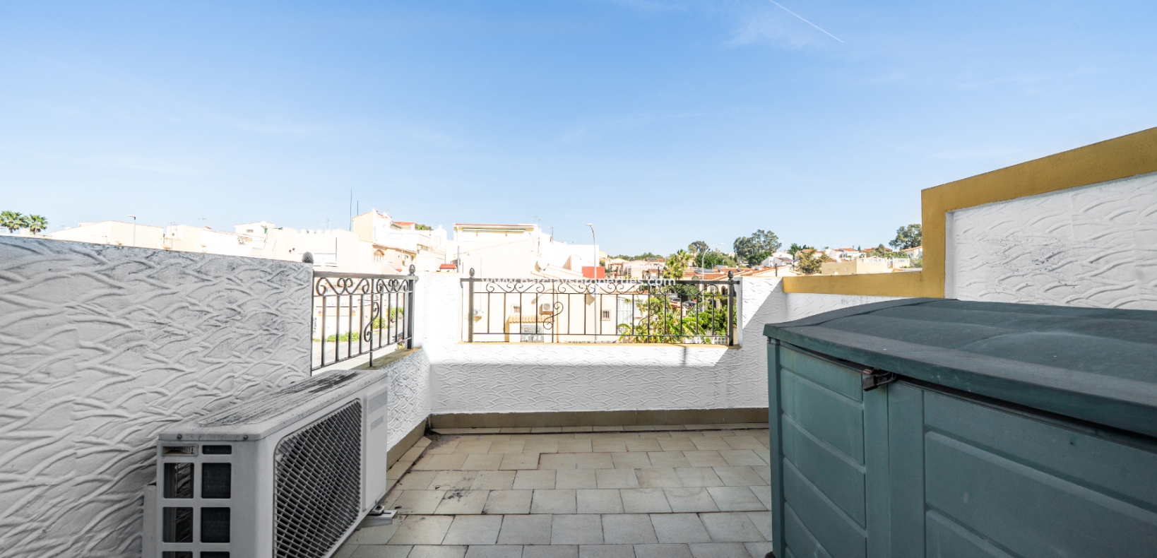 Resale - Quad - Urb. La Marina