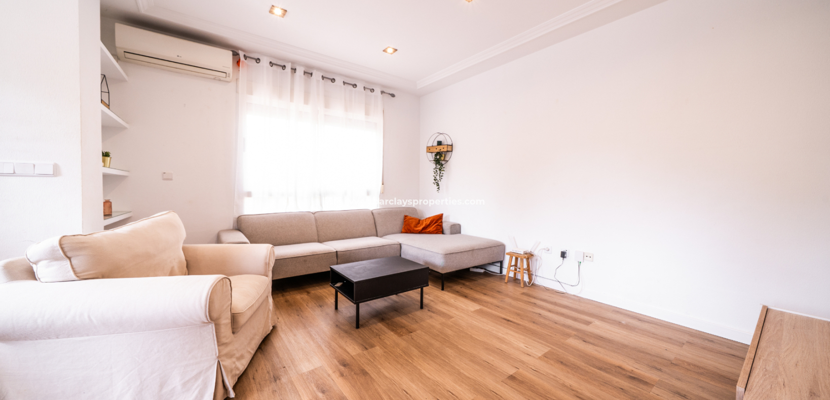 Resale - Quad - Urb. La Marina