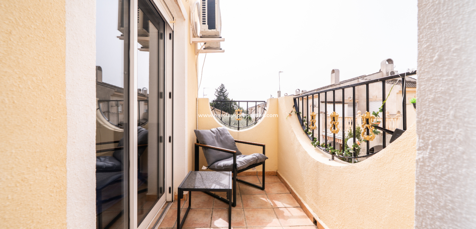 Resale - Quad - Urb. La Marina