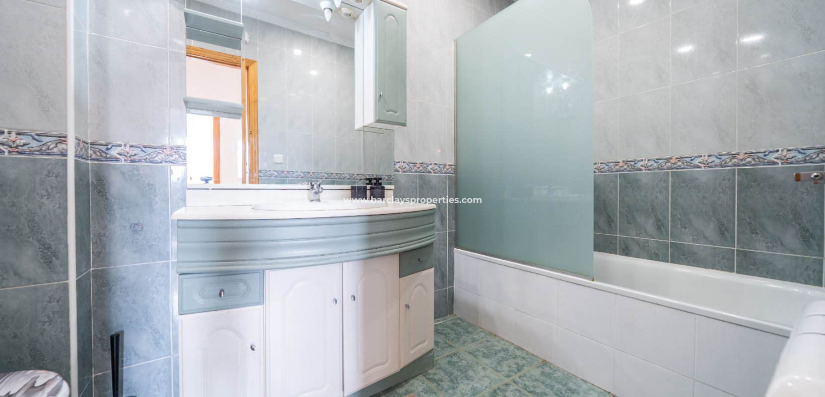 Resale - Quad - Urb. La Marina