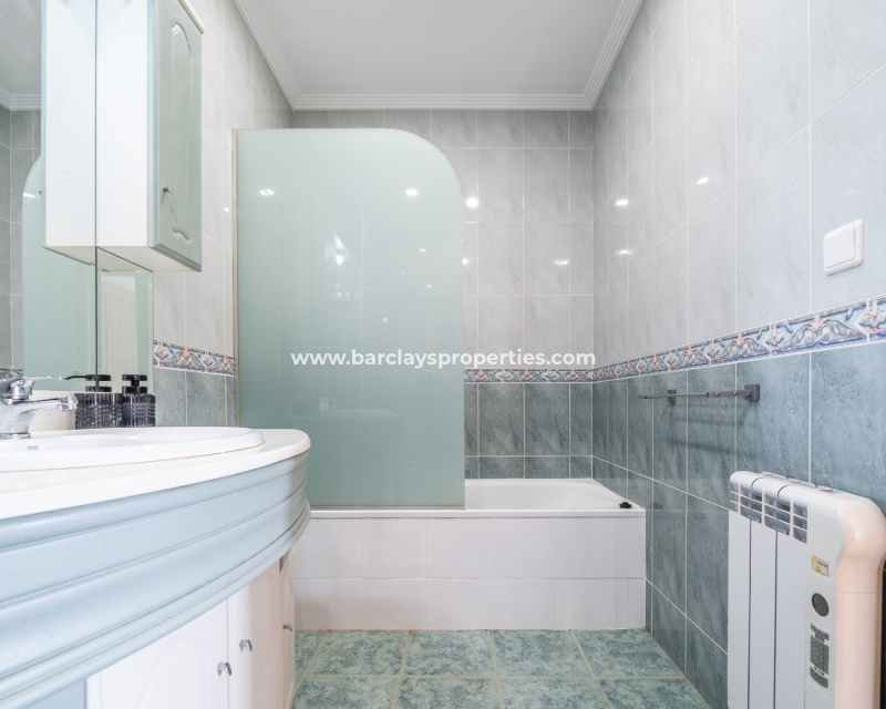 Resale - Quad - Urb. La Marina