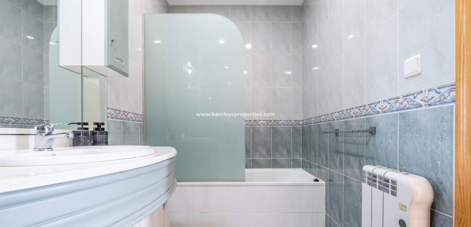 Resale - Quad - Urb. La Marina