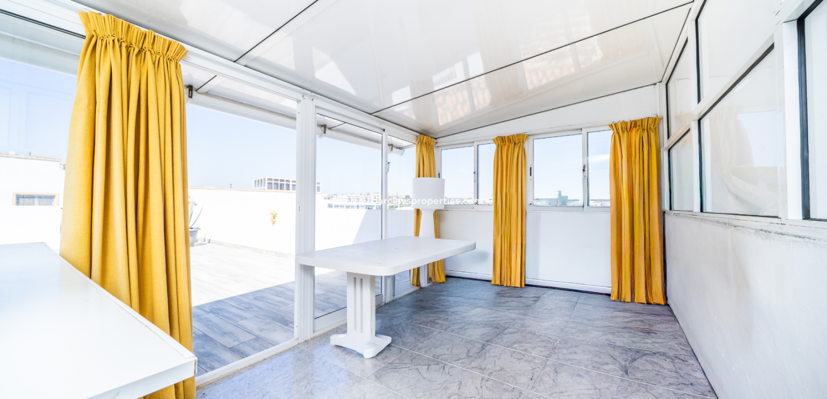 Resale - Quad - Urb. La Marina