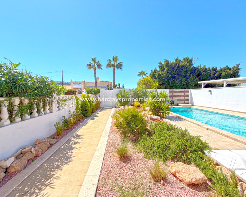 Resale - Quad - Urb. La Marina