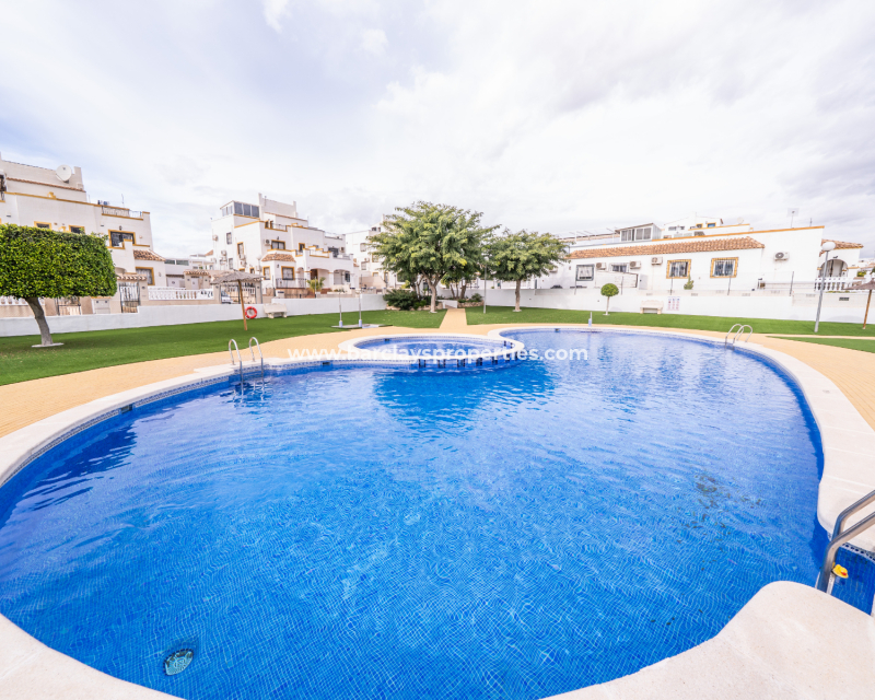 Resale - Quad - Urb. La Marina