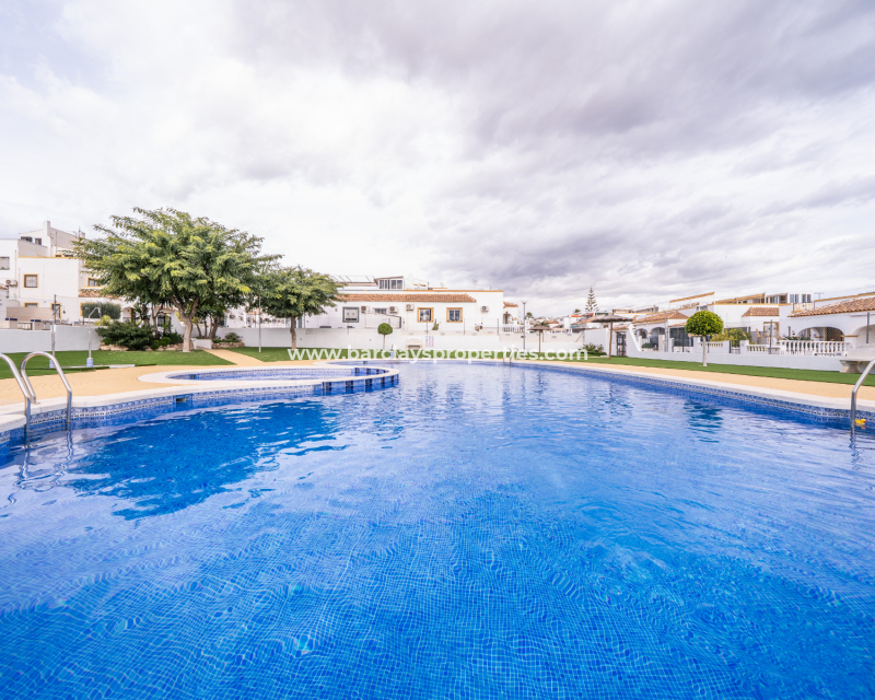 Resale - Quad - Urb. La Marina