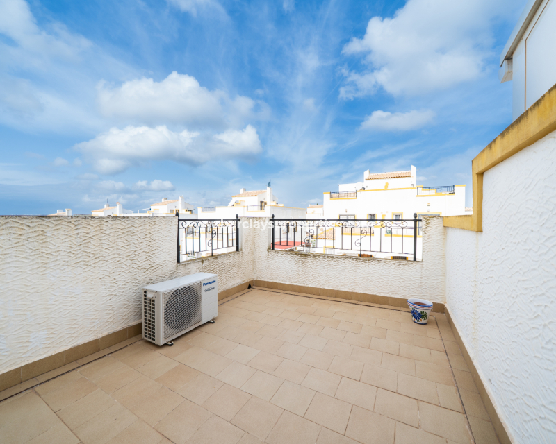 Resale - Quad - Urb. La Marina