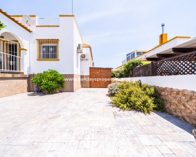 Resale - Quad - Urb. La Marina