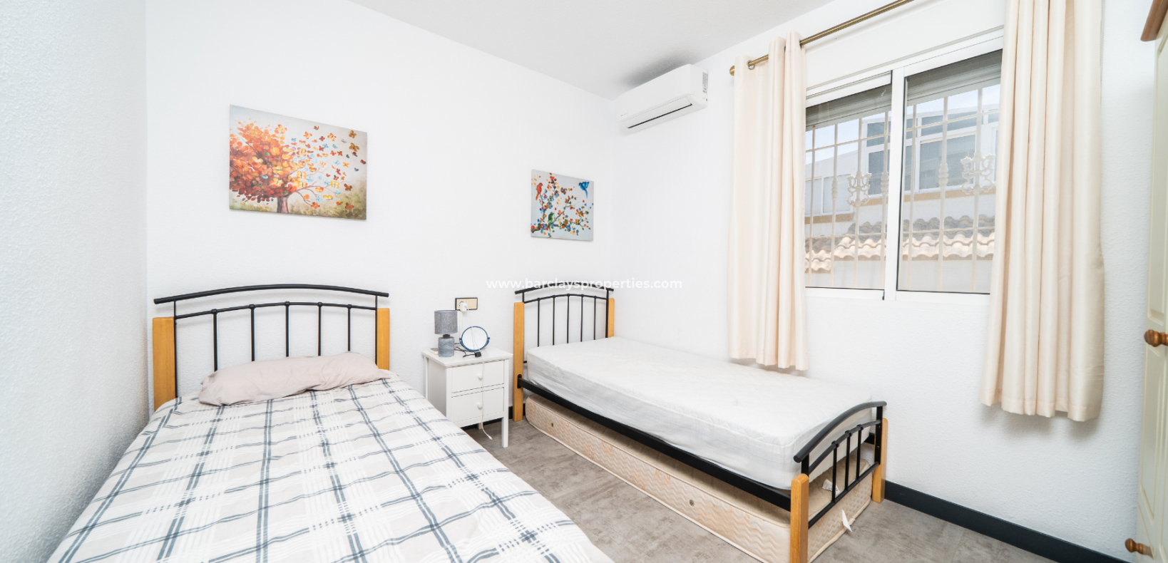 Resale - Quad - Urb. La Marina
