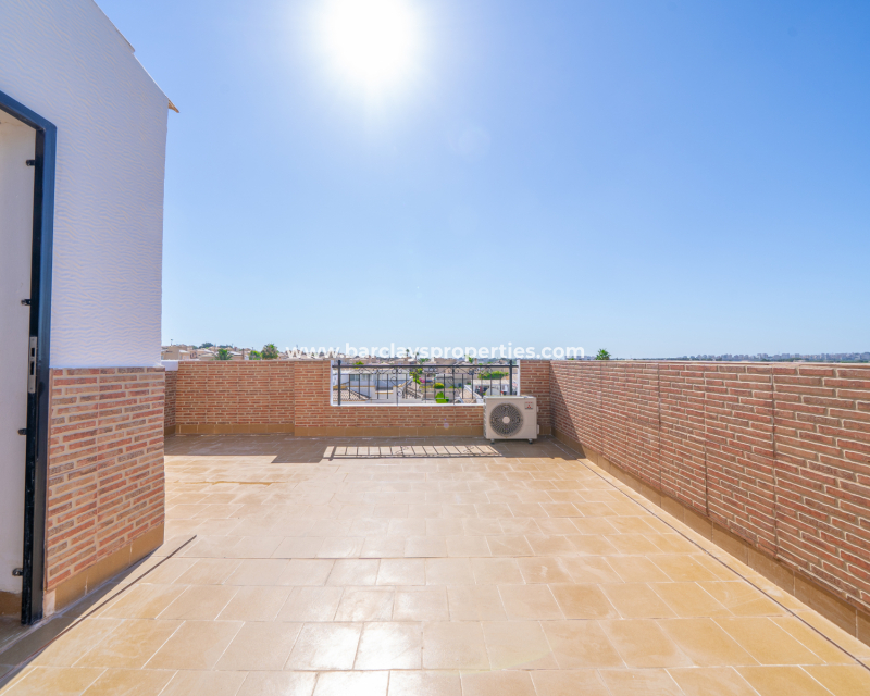 Resale - Quad - Urb. La Marina
