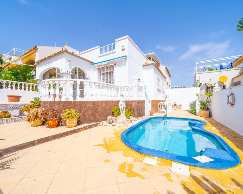 Resale - Quad - Urb. La Marina