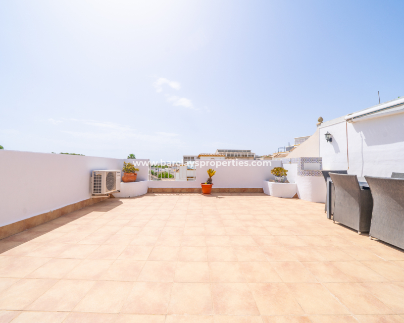 Resale - Quad - Urb. La Marina