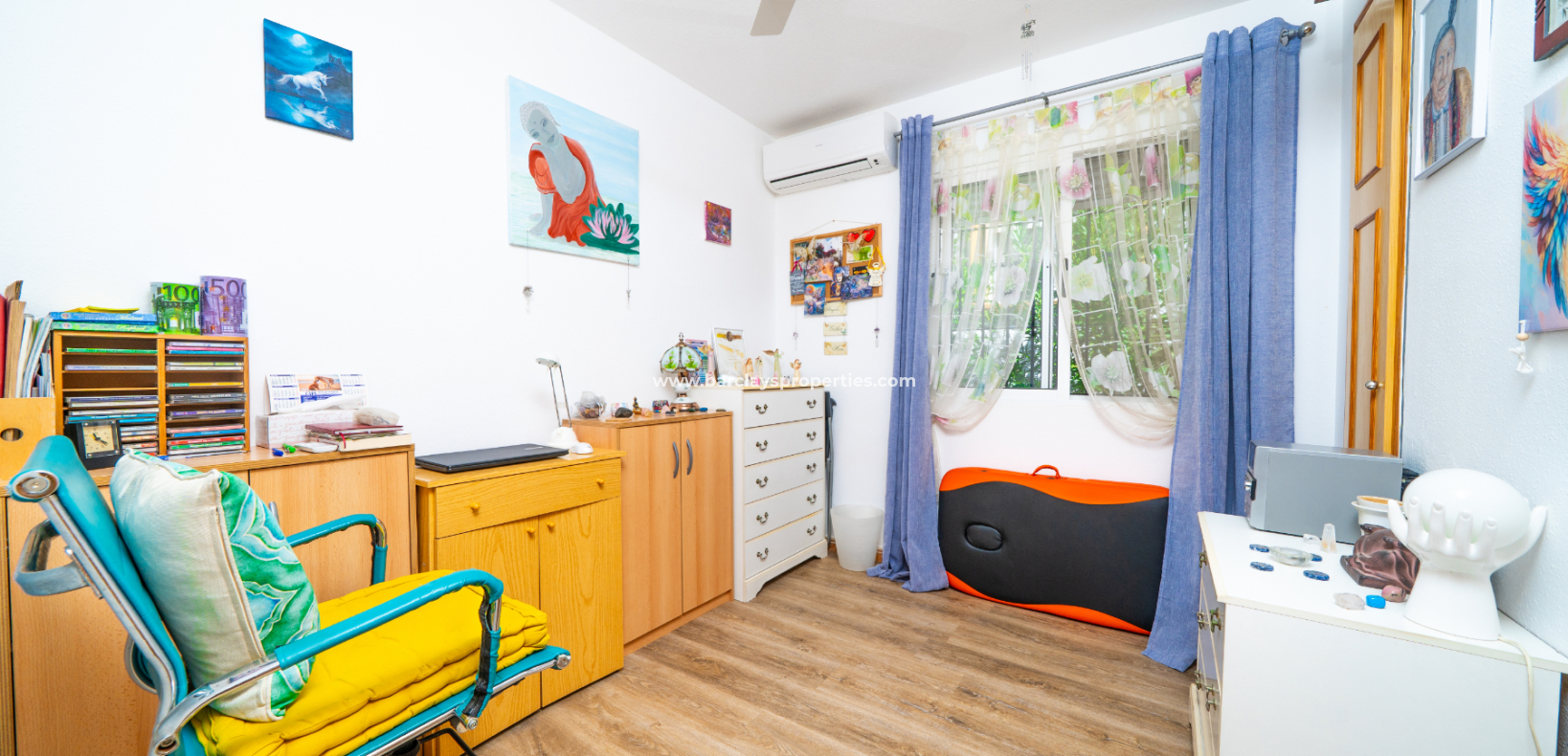 Resale - Quad - Urb. La Marina