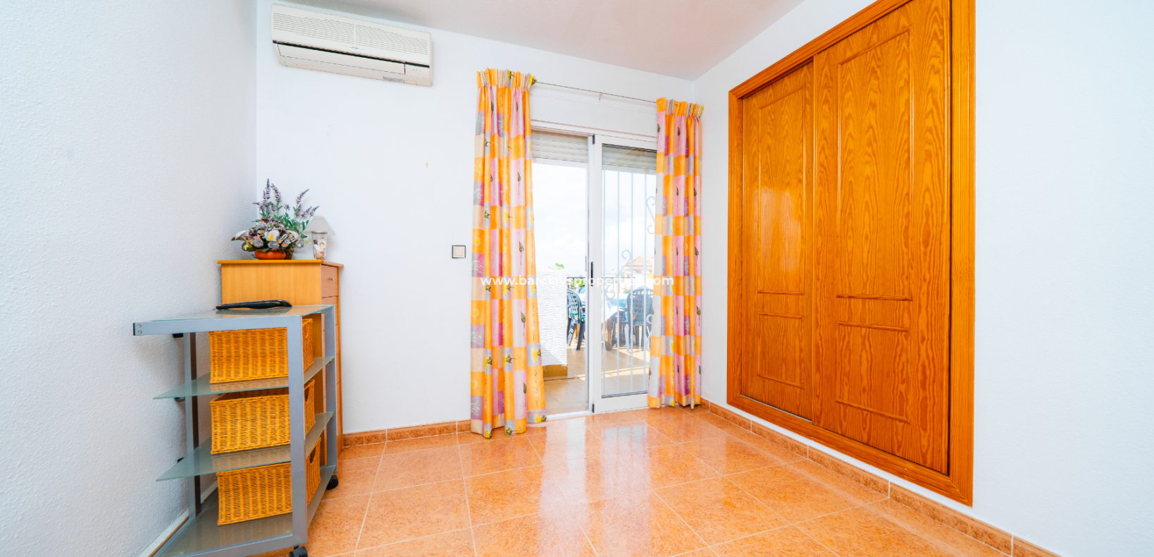Resale - Quad - Urb. La Marina