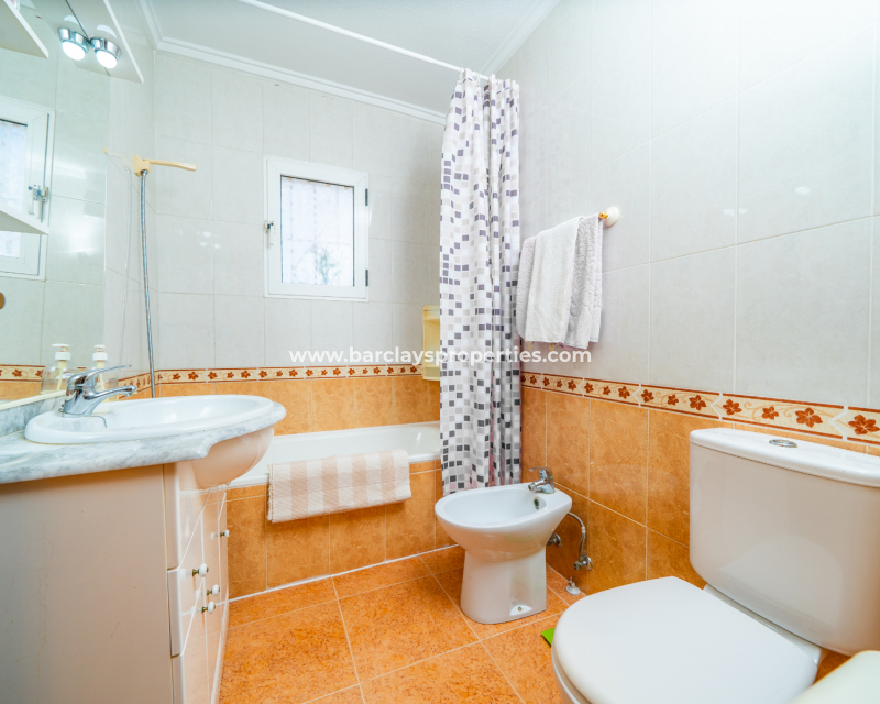 Resale - Quad - Urb. La Marina