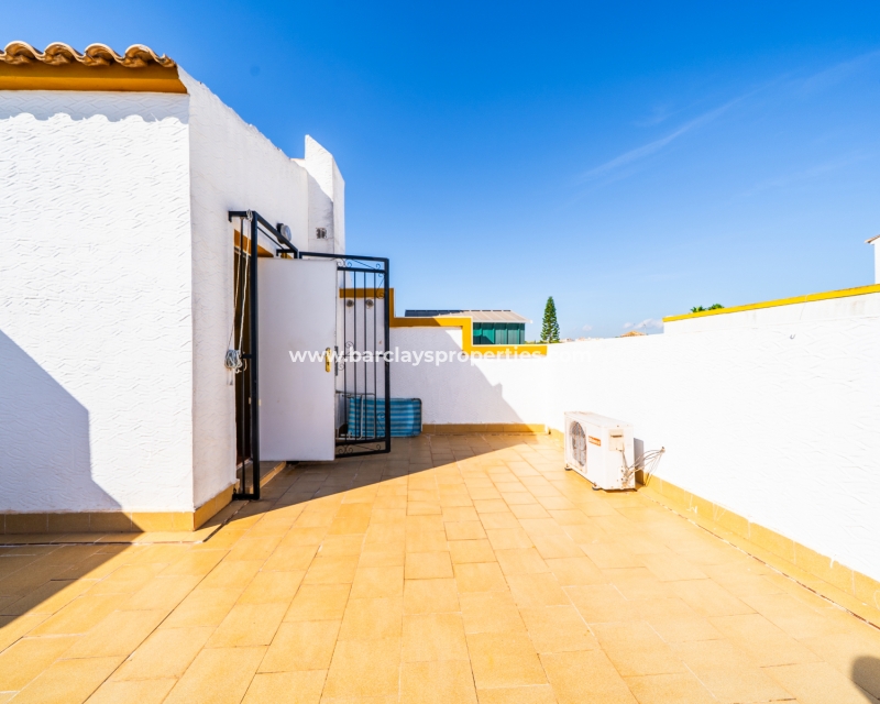 Resale - Quad - Urb. La Marina