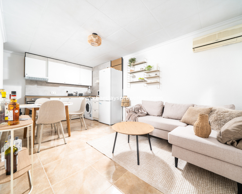 Resale - Radhus - Urb. La Marina