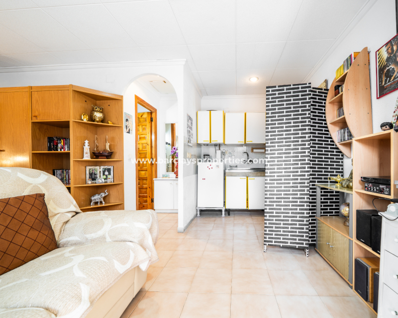 Resale - Radhus - Urb. La Marina