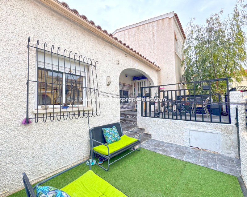 Resale - Radhus - Urb. La Marina