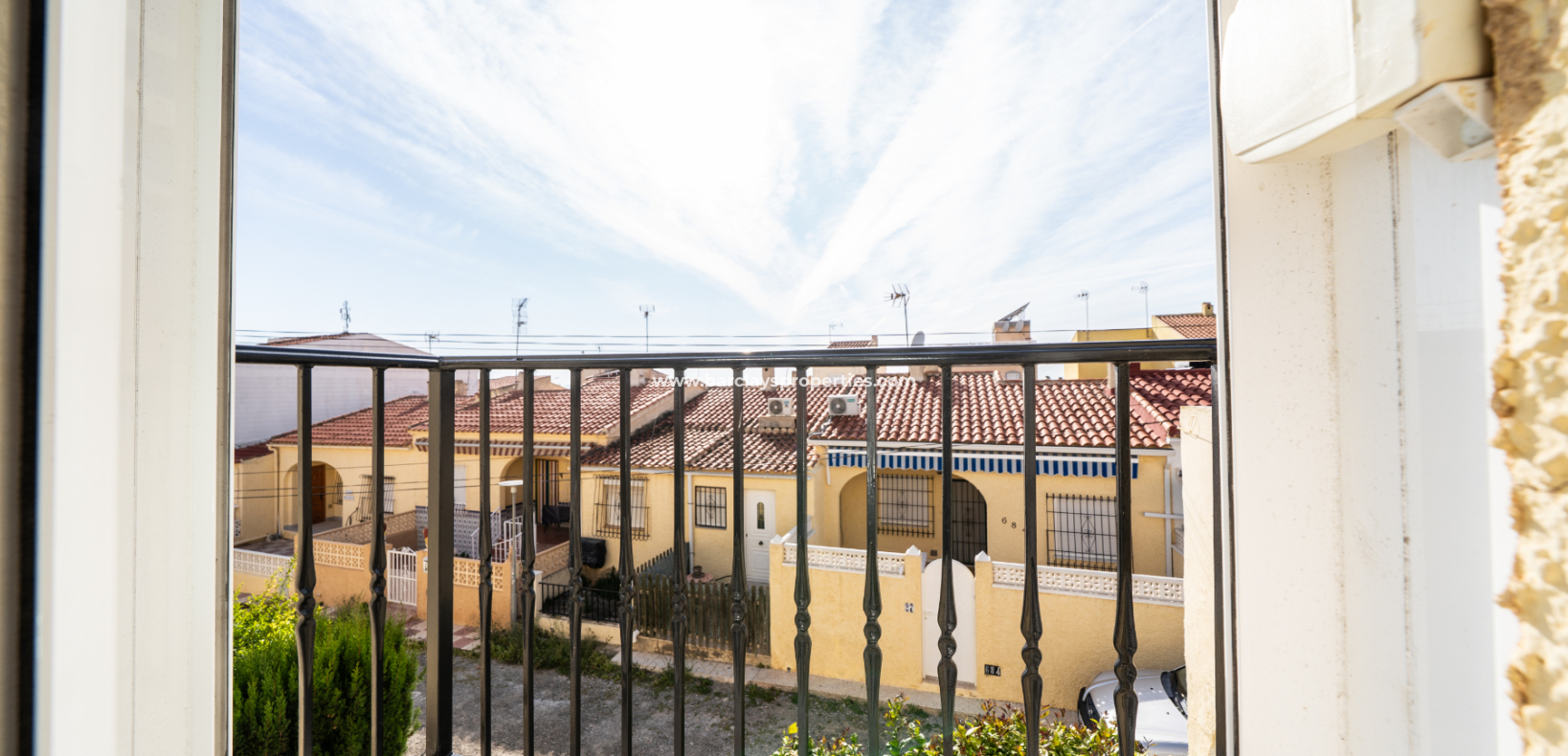 Resale - Radhus - Urb. La Marina