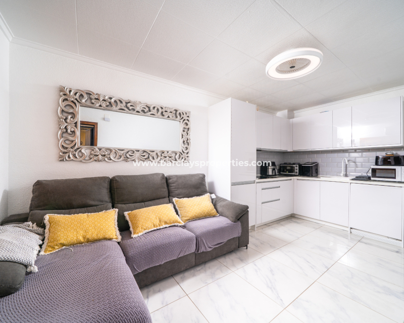 Resale - Radhus - Urb. La Marina