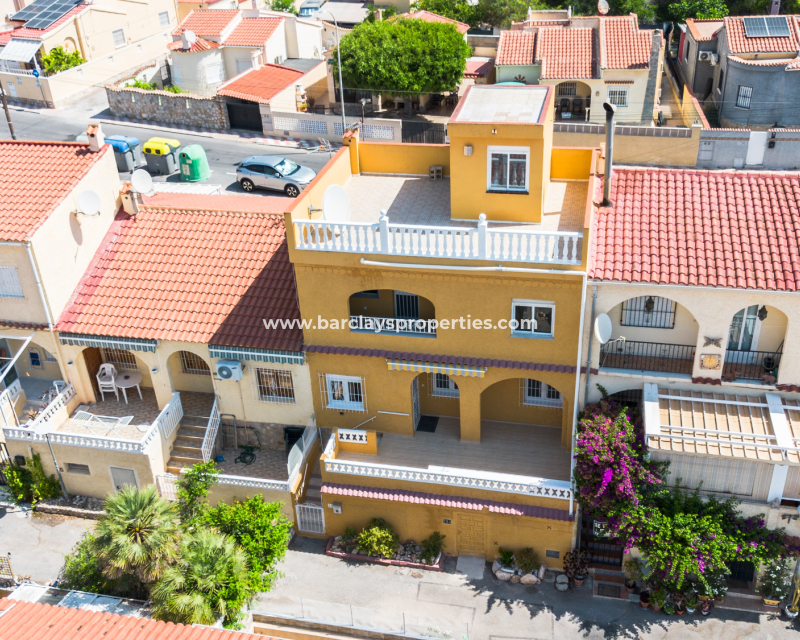 Resale - Radhus - Urb. La Marina
