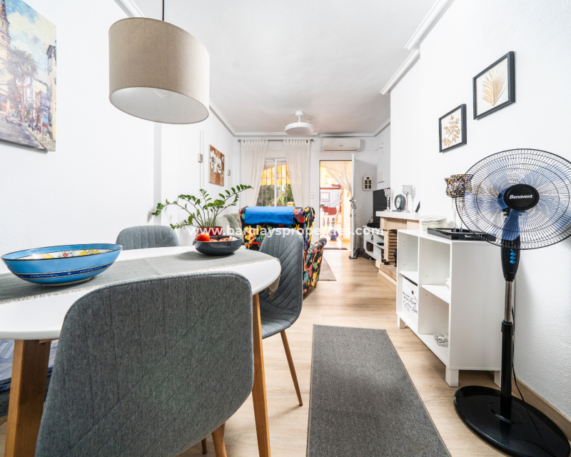 Resale - Radhus - Urb. La Marina