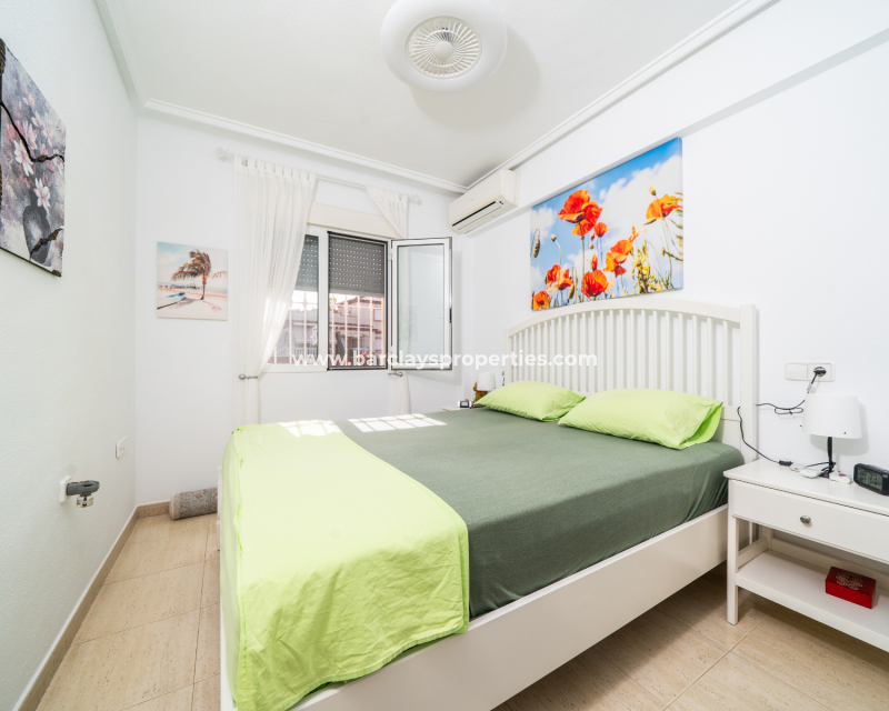 Resale - Radhus - Urb. La Marina