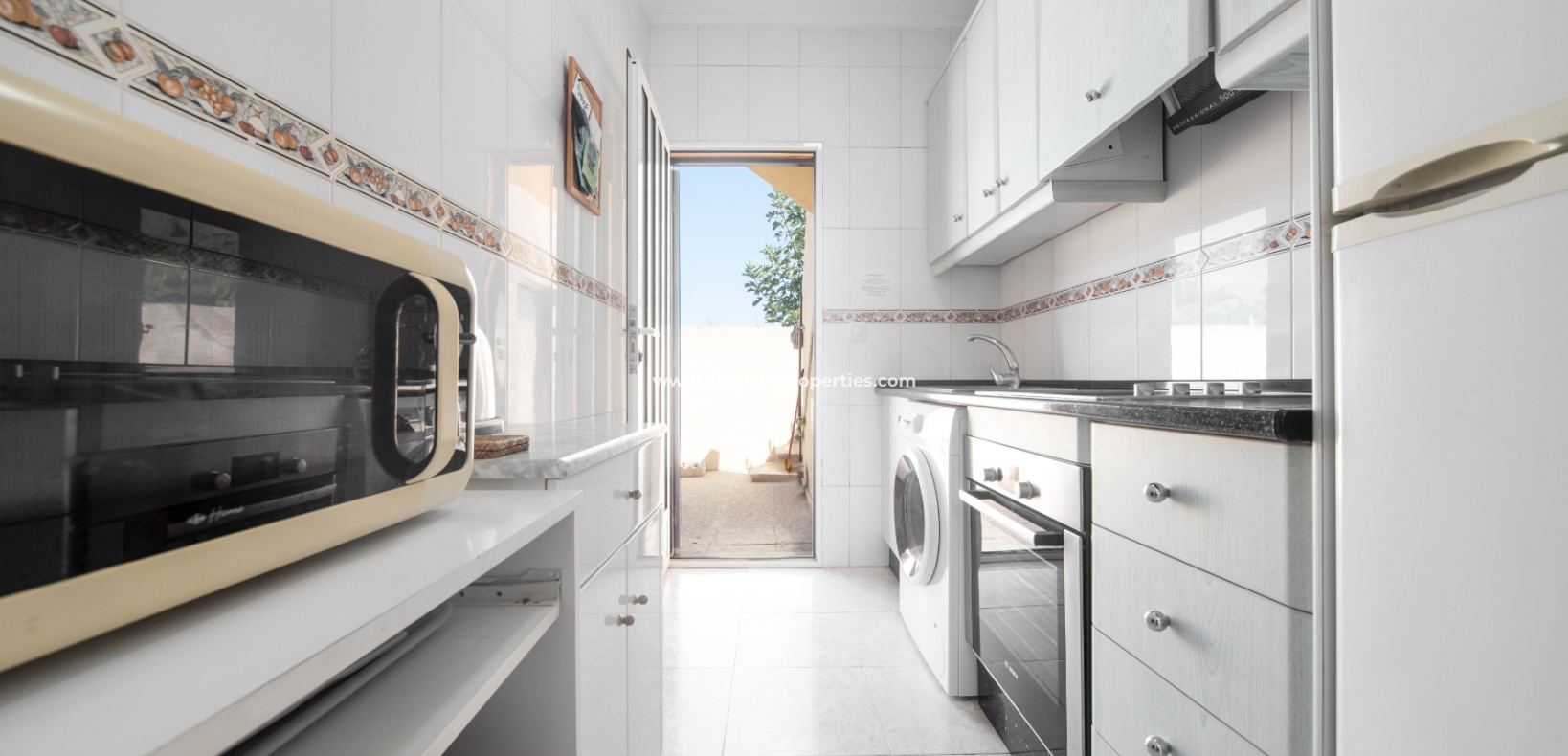 Resale - Reihenhaus - Urb. El Oasis - La Marina