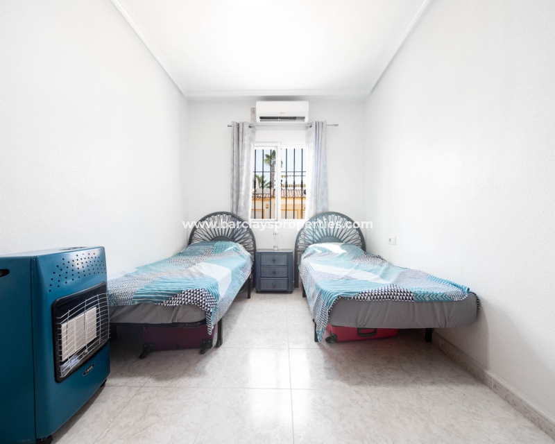 Resale - Reihenhaus - Urb. El Oasis - La Marina