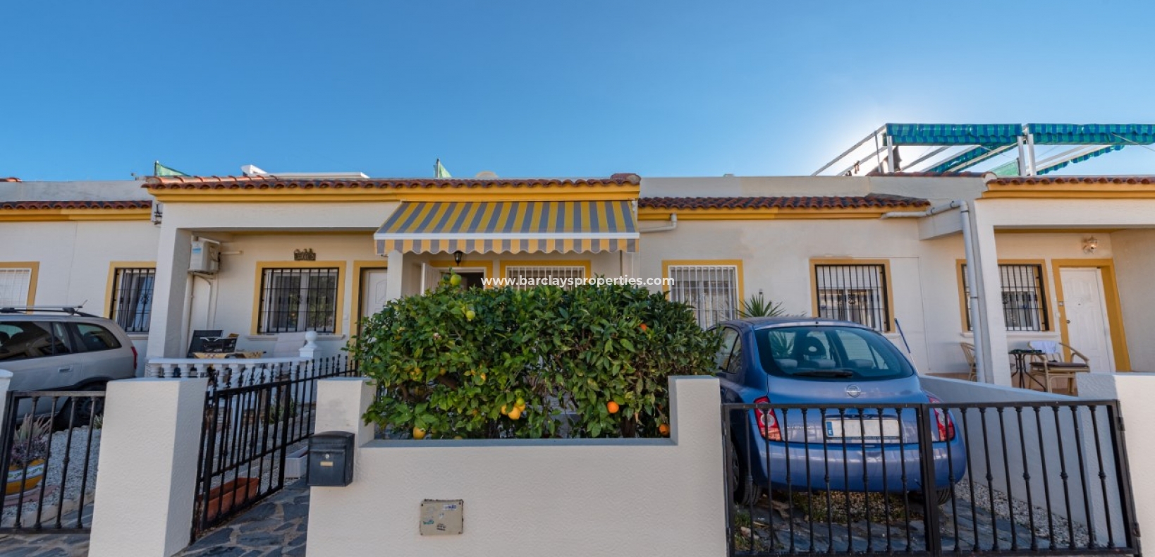 Resale - Reihenhaus - Urb. El Oasis - La Marina