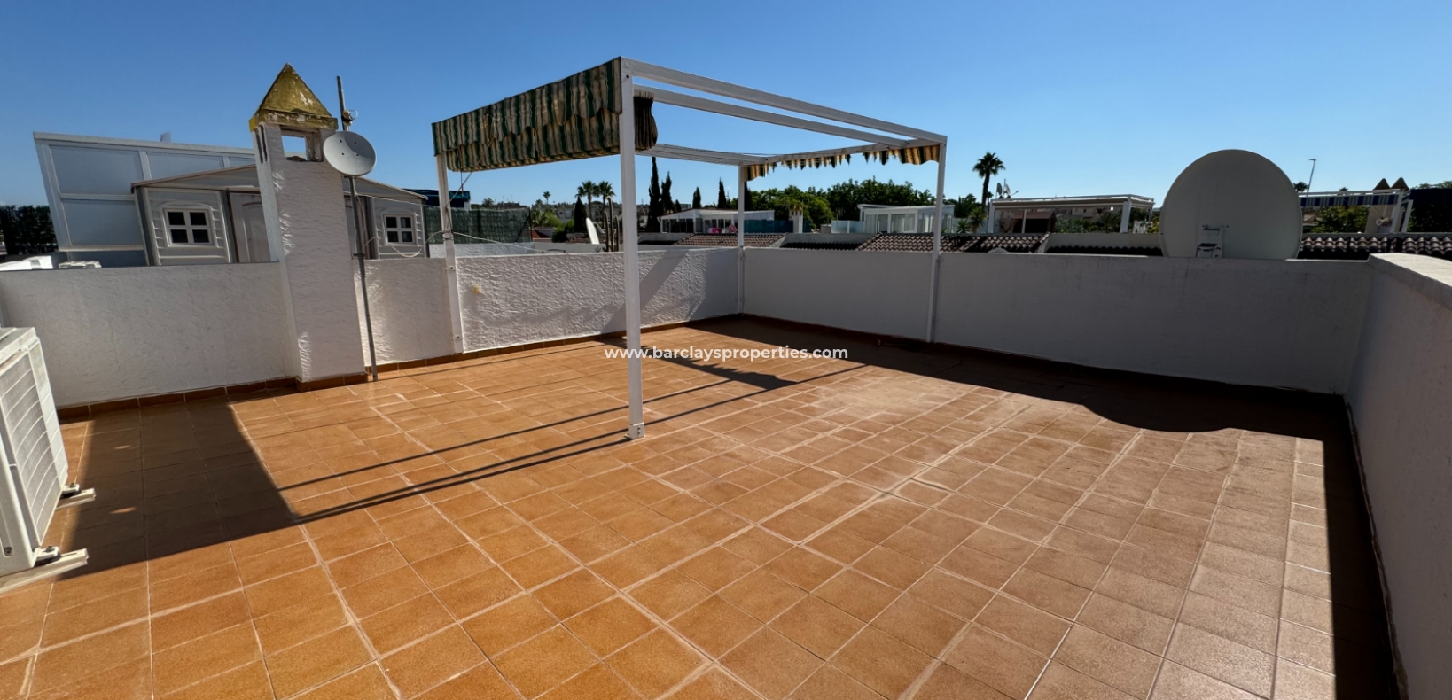 Resale - Reihenhaus - Urb. El Oasis - La Marina