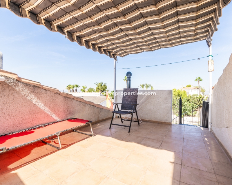 Resale - Reihenhaus - Urb. El Oasis - La Marina