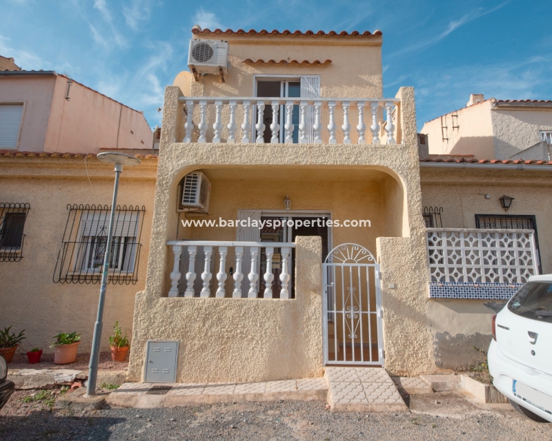 Resale - Reihenhaus - Urb. La Marina