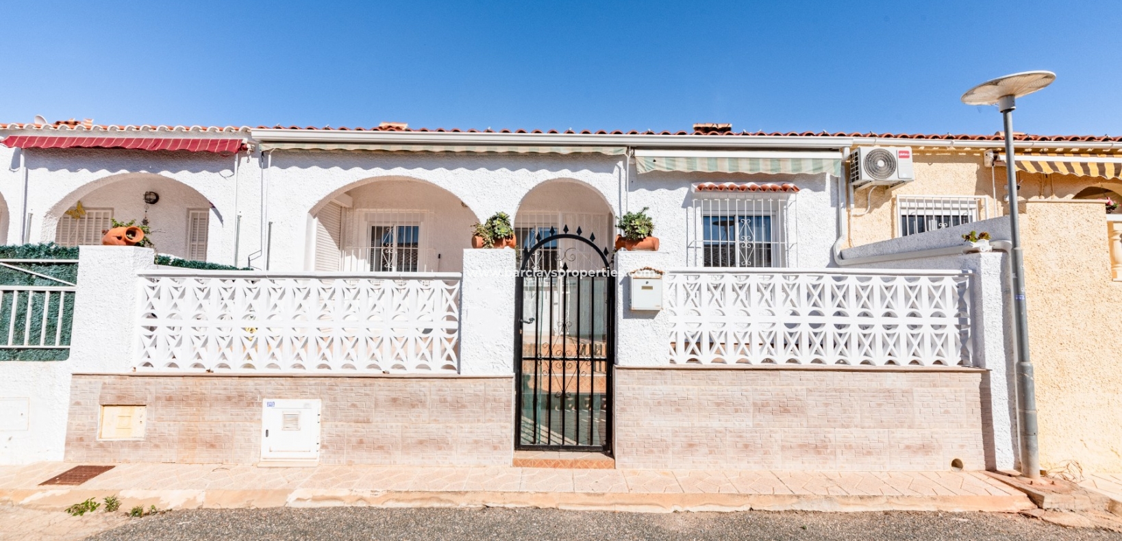 Resale - Reihenhaus - Urb. La Marina